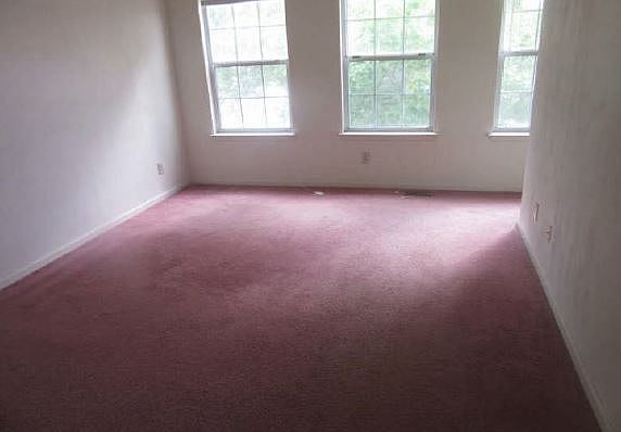 1st image of 5913 Glen View Dr
