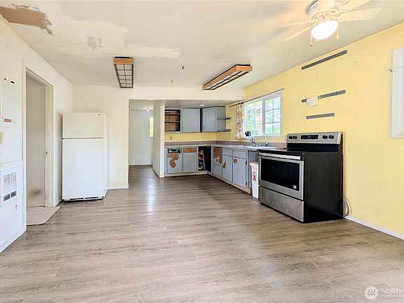 2nd image of 8428 S D Street
