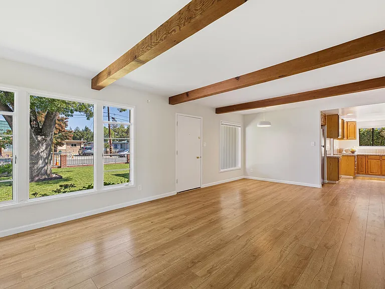 822 Shirley Ave — Photo 7