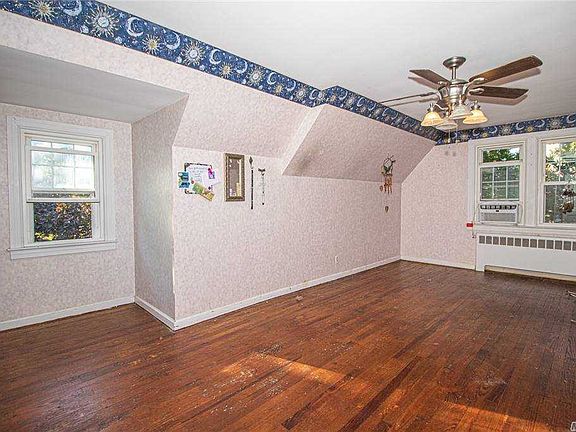 3rd image of 500 N Windsor Ave