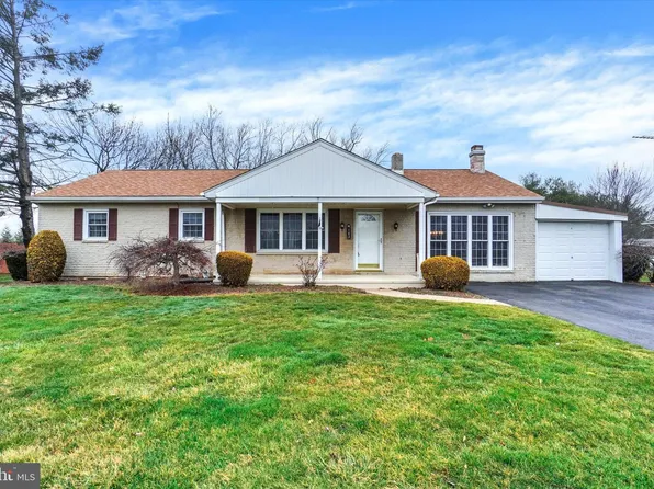 103 E Clearview Dr, Shrewsbury, PA 17361