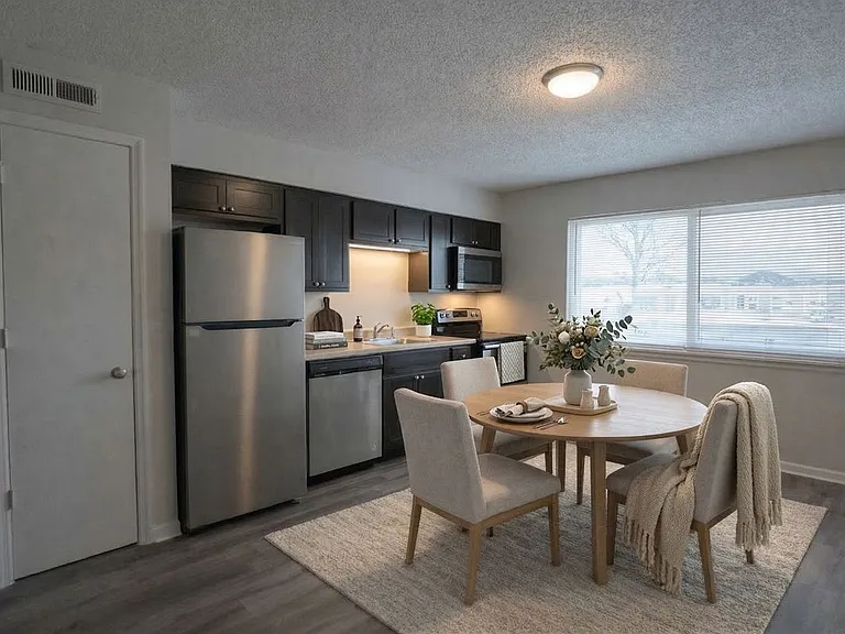 5625 S Grand Blvd #2D — Photo 7