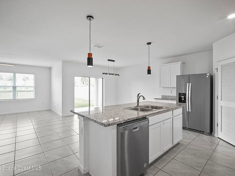 1065 Dugan Cir SE — Photo 9