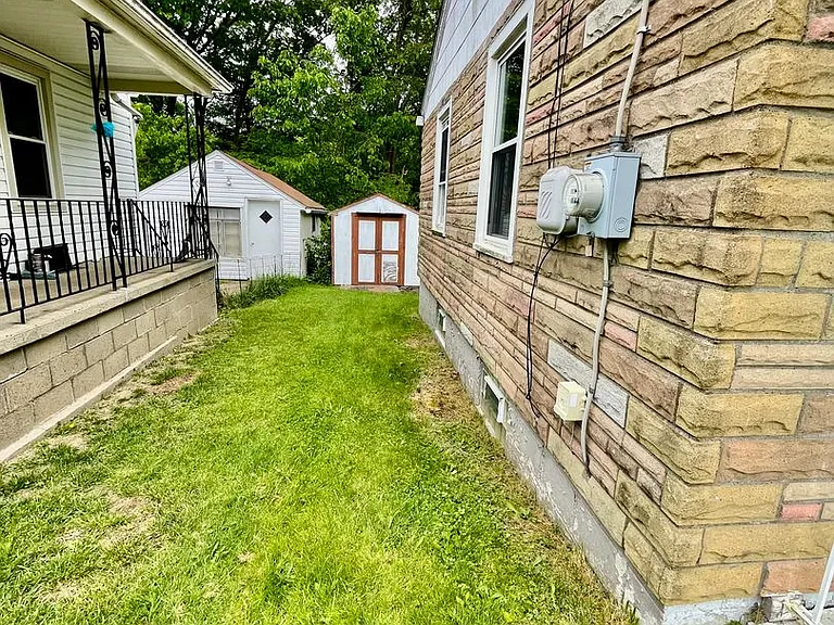 141 Carroll St — Photo 13