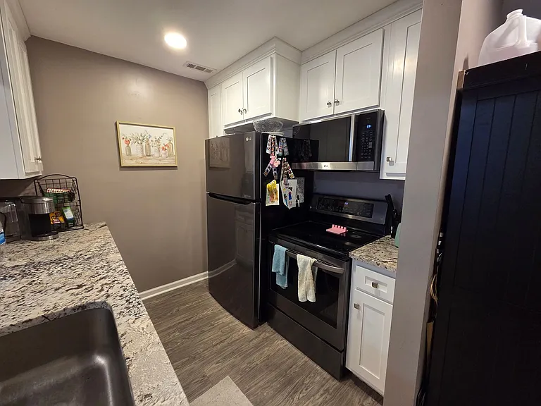 2165 S Milledge Ave — Photo 3