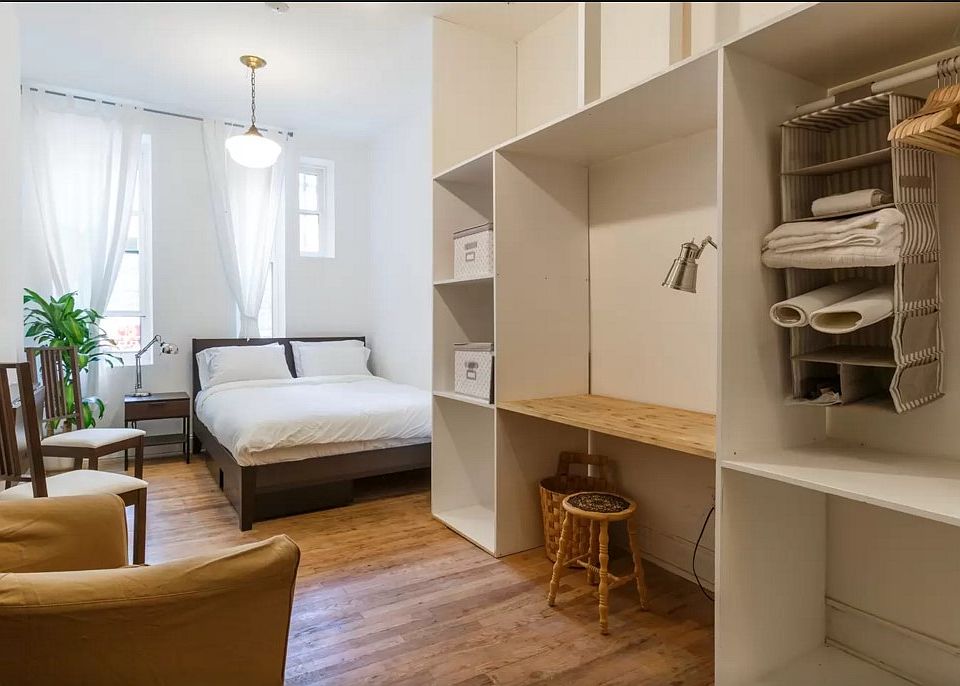 1st image of 187 Chrystie St APT 4