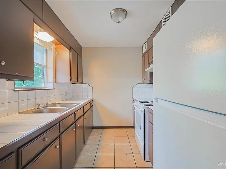 1521 W Nolana Ave #D — Photo 7