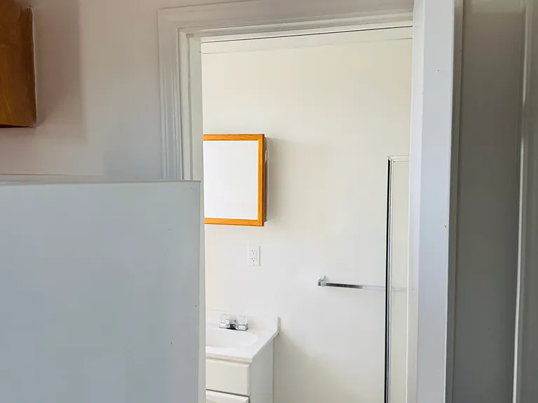 247 1/2 W Main St #5 — Photo 8