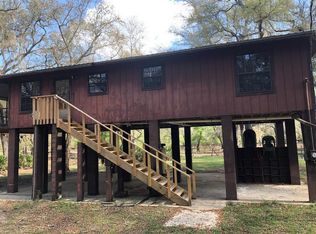 8669 River Bend Rd, Fanning Springs, FL 32693