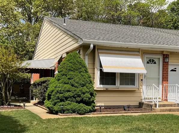 5a Betsy Ross Lane, Whiting, NJ 08759