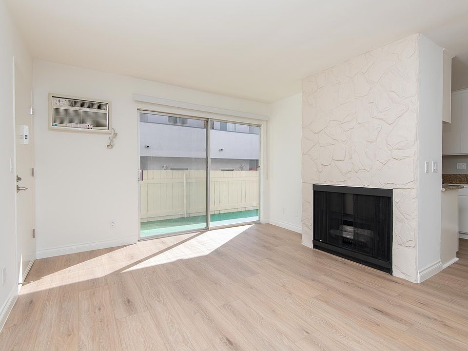 1st image of 3646 Mentone Ave APT 3
