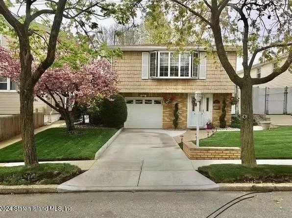 104 N Pine Ter, Staten Island, NY 10312