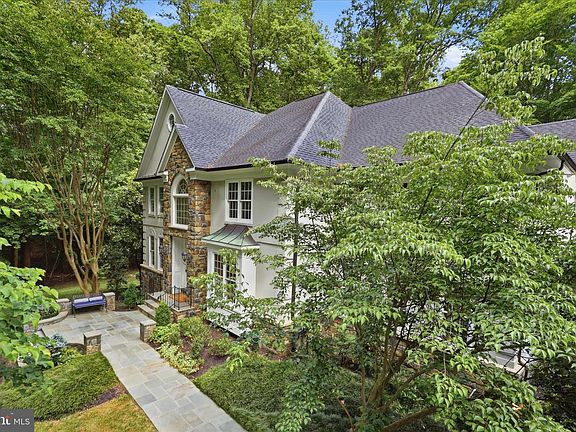 4th image of 7211 Twelve Oaks Dr