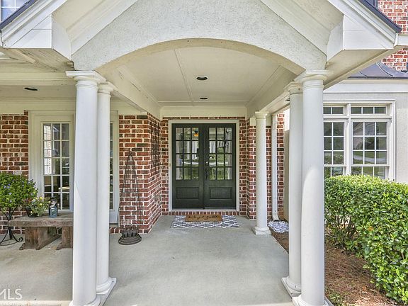 3rd image of 1122 Twin Bridge Ln