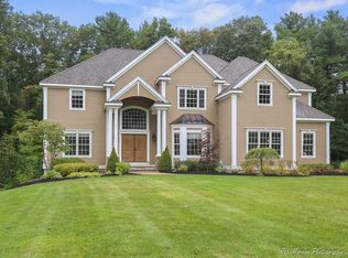 15 Evergreen Ln, Topsfield, MA 01983