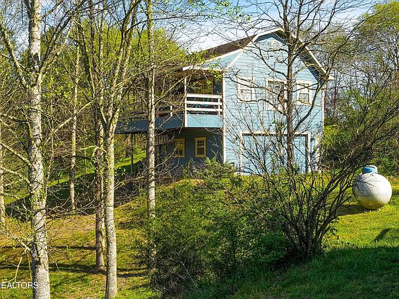 5th image of 2501 Valley View Rd