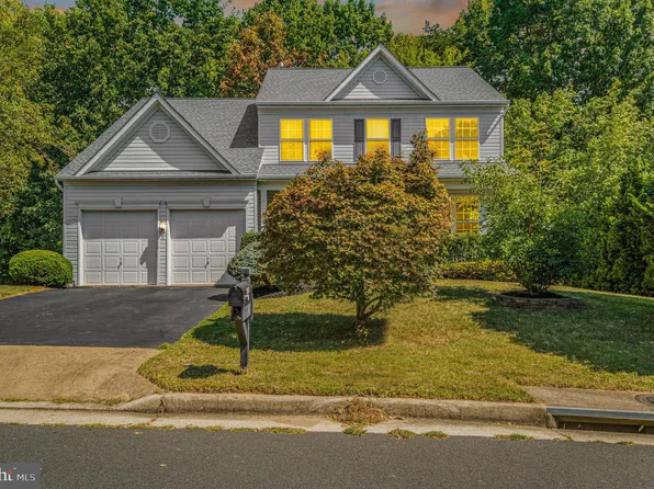 4110 Cardinal Crest Dr, Woodbridge, VA 22193