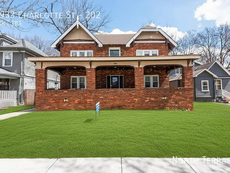3933 Charlotte St #202 — Photo 12