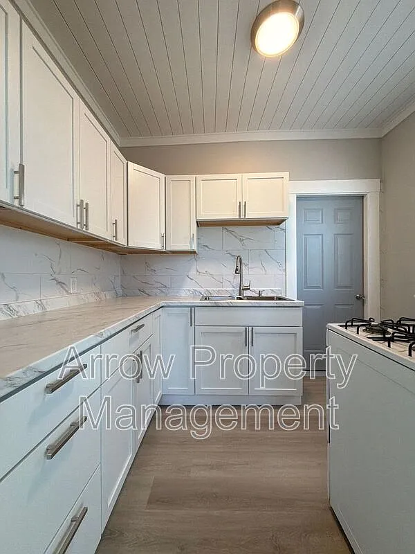 1 bed, 1.0 bath, 740 sqft, $750 — Photo 1