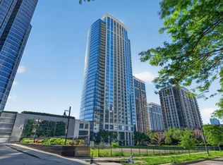 1235 S Prairie Ave APT 502, Chicago, IL 60605