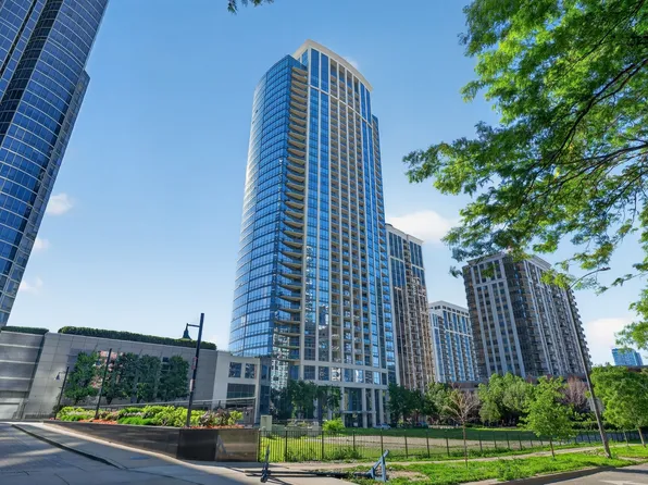 1235 S Prairie Ave APT 502, Chicago, IL 60605
