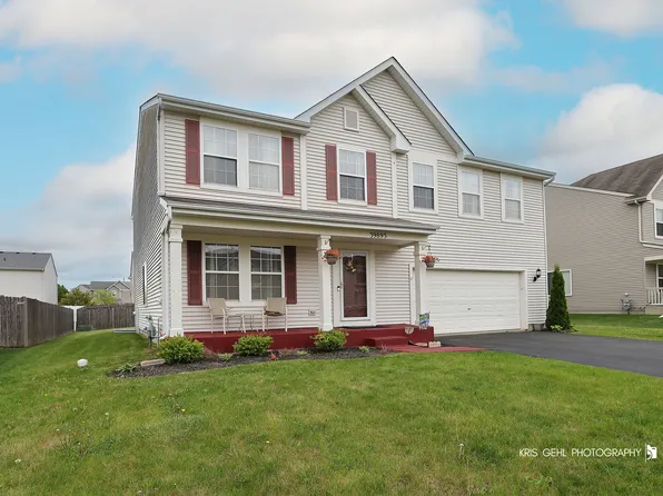 39893 Walton Ln, Beach Park, IL 60083