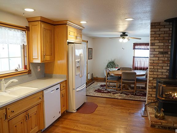 5th image of 1393 Jobs Peak Dr