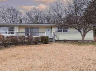 36 Sunny Knolls Dr, Poughkeepsie, NY 12603