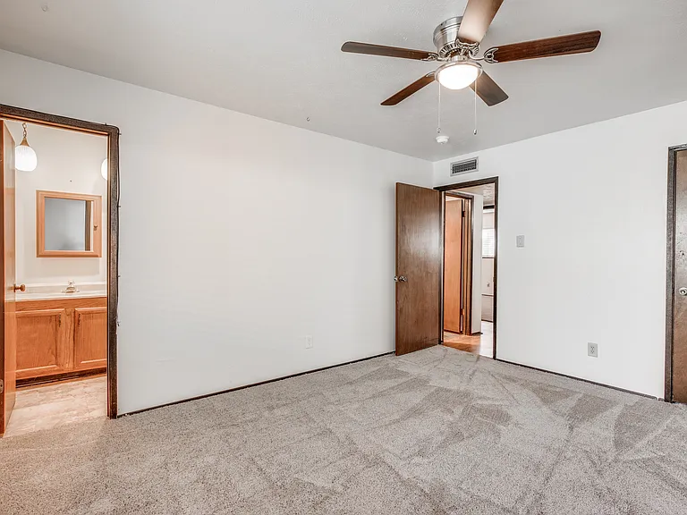 7525 Kingsmill Ter — Photo 9