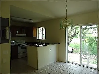3 bed, 1202 sqft, $2,200 — Photo 3