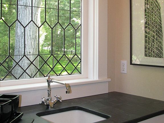 Convenient Butler's Pantry