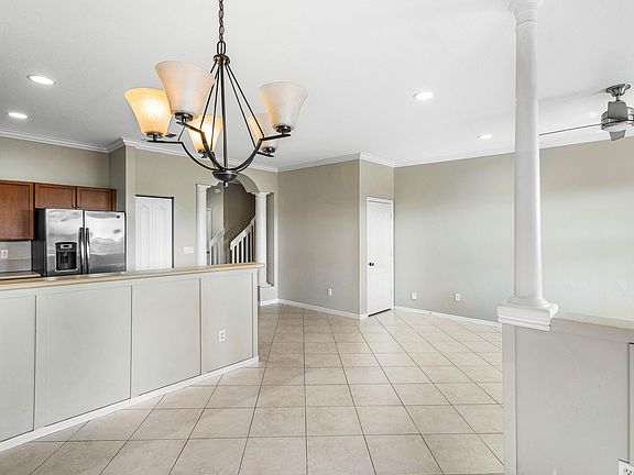 3rd image of 389 River Bluff Lane