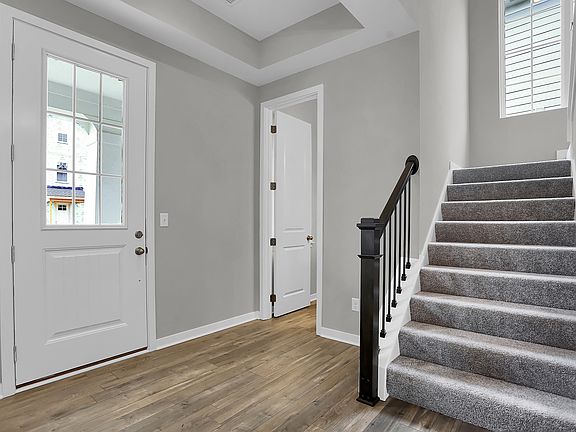 5th image of 1511 Cloverdon Dr