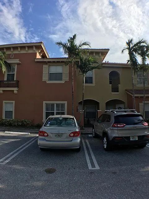 1st image of 184 Lake Monterey Cir