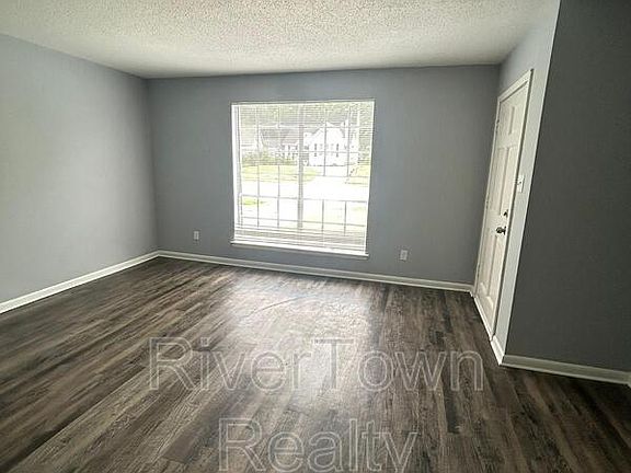 3rd image of 2068 Vollintine Ave