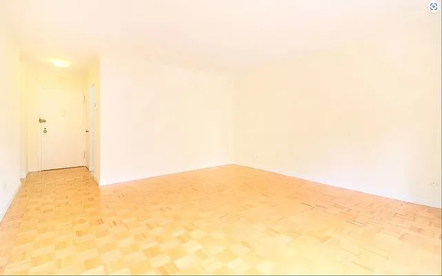 Rented by CitySites Real Estate Group | media 5