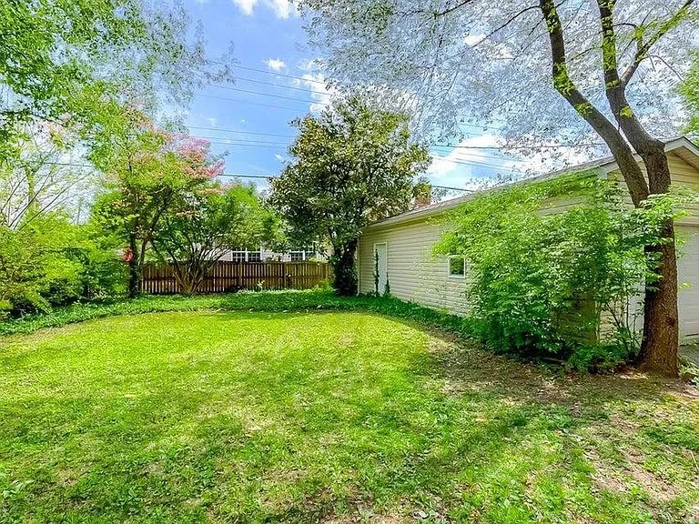 217 Romany Rd — Photo 14
