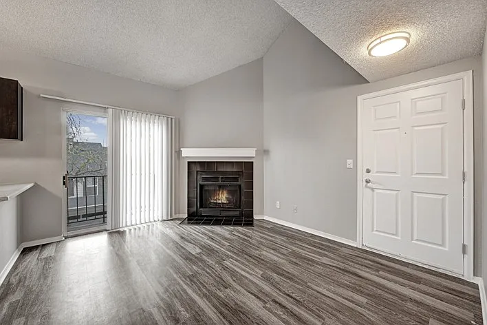 Summit Riverside Apartments — Photo 13