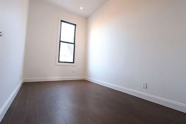 Rented by Empyreal Realty, Inc. | media 6