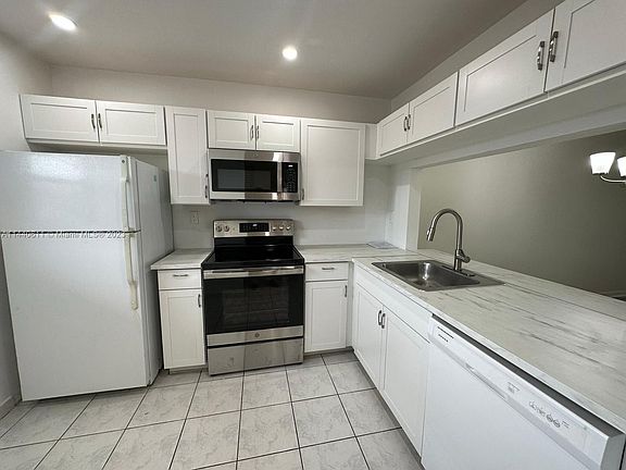 2nd image of 10453 NW 11th St #206