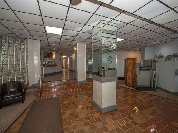 135 Post Avenue #5u, Westbury, NY 11590