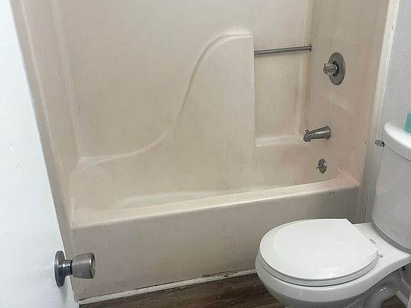 5th image of 199 Bayou View Dr APT B
