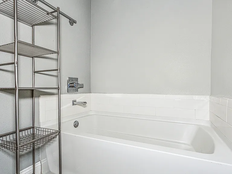 1136 Crane Cove Blvd — Photo 6