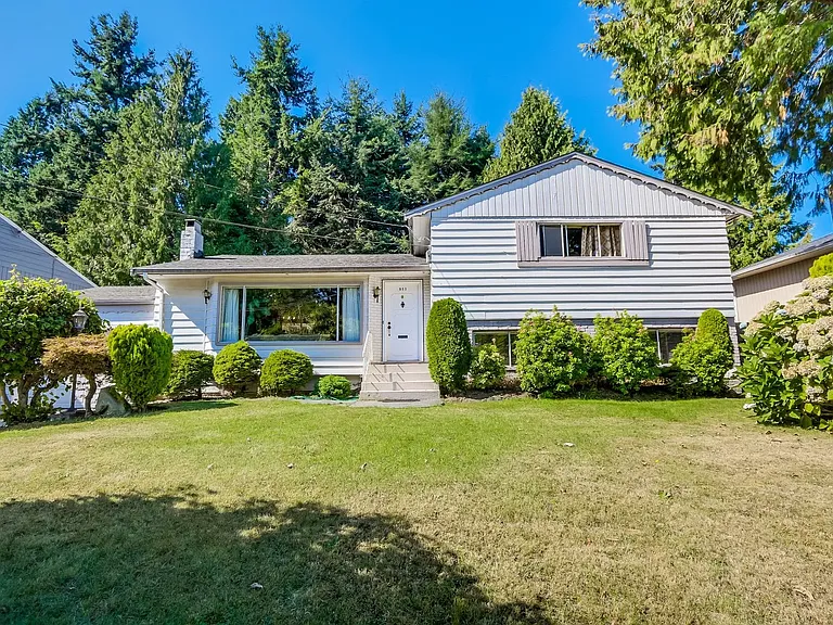 903 Bayview Dr — Photo 4