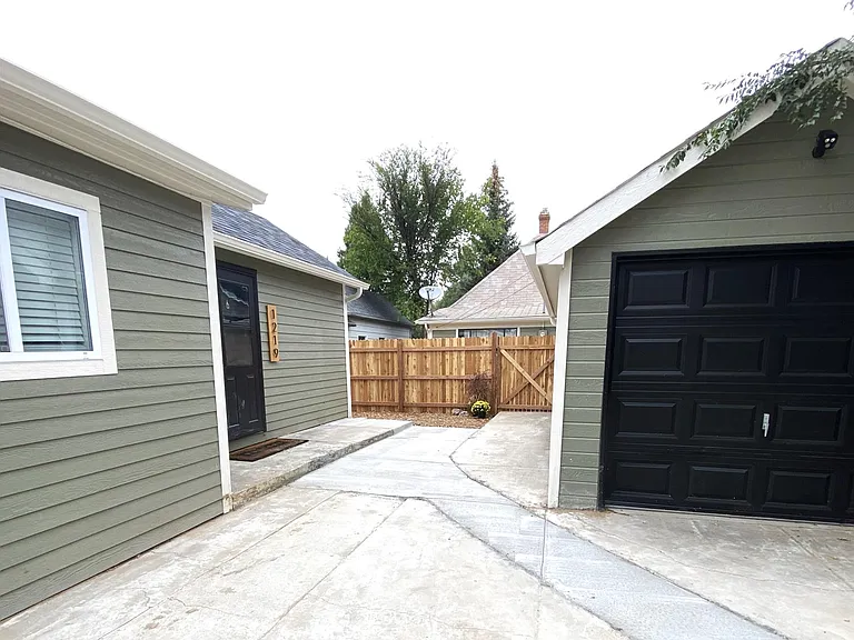 1221 E Boulder St — Photo 35