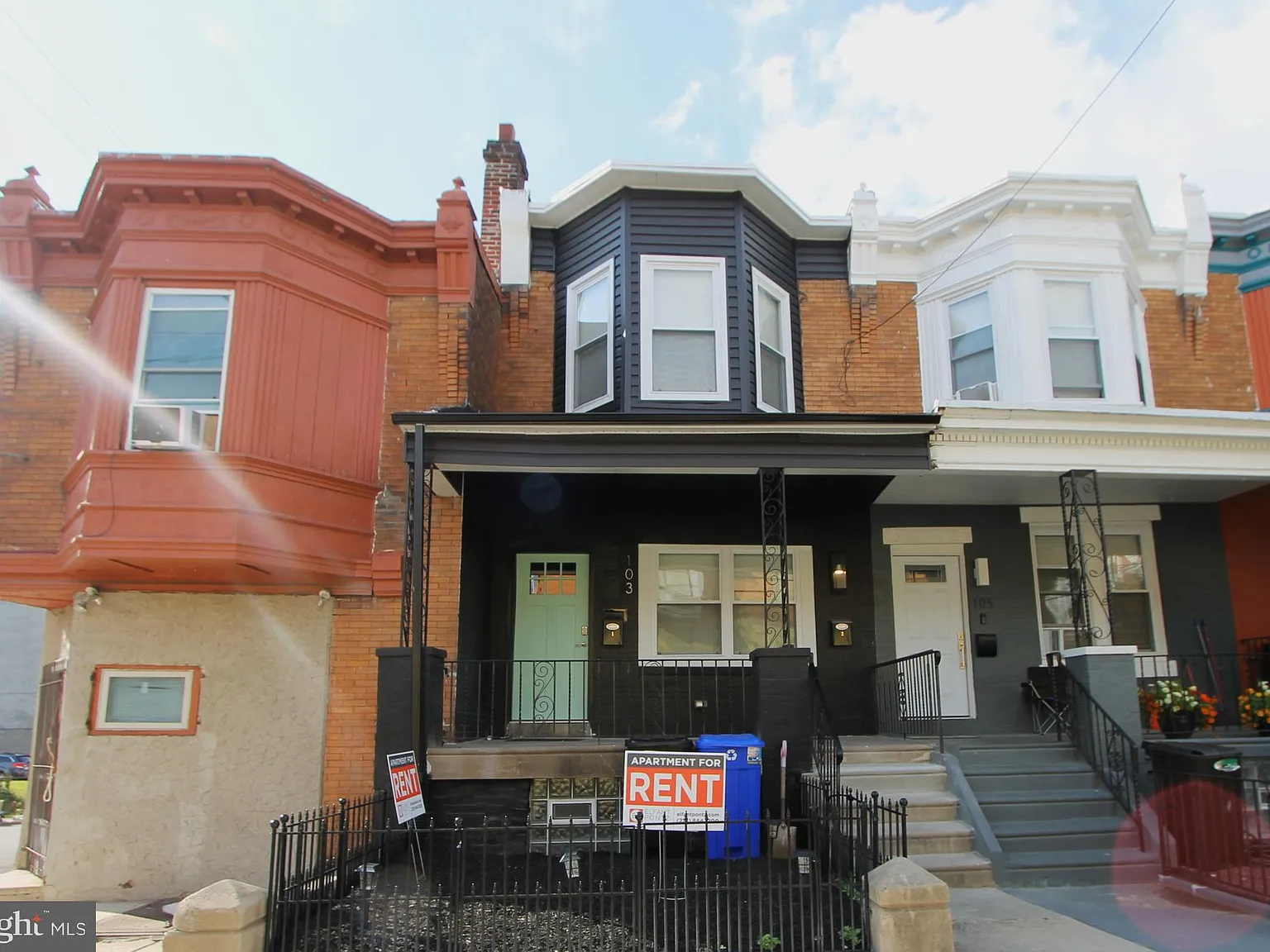 2 bed, 900 sqft, $1,595 — Photo 1