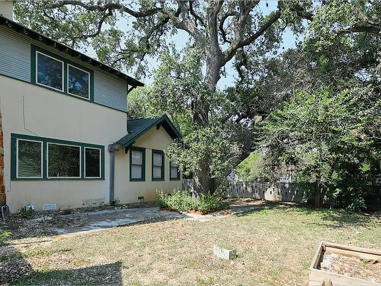 1305 Lorrain St — Photo 36
