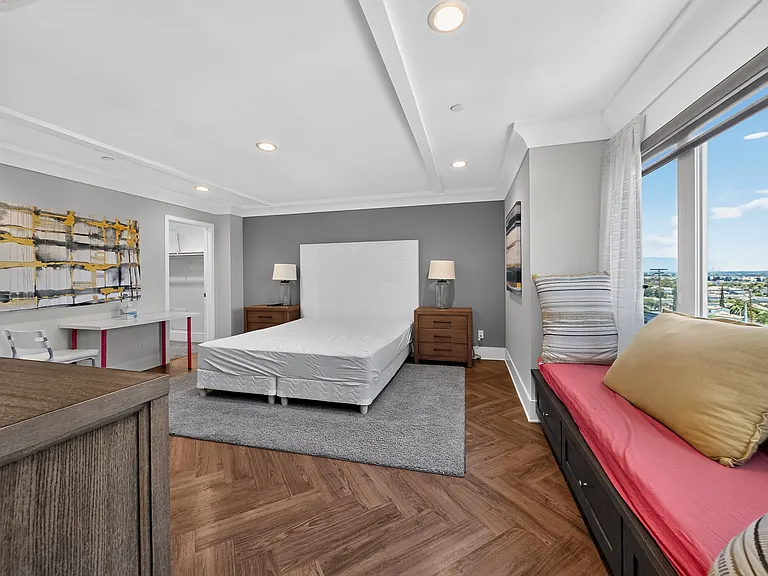 15343 Lotus Cir — Photo 11