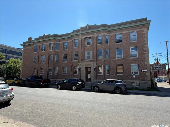 2201 14th Avenue #17, Regina, SK S4P 0X9