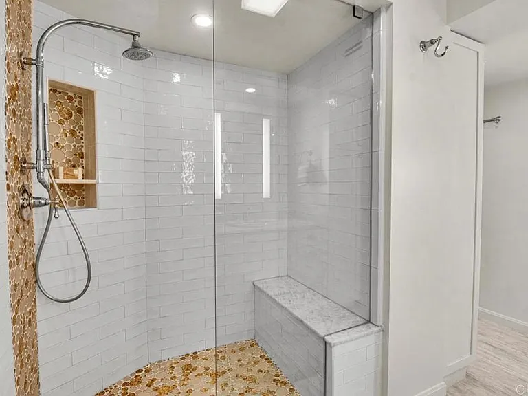 1810 Avenida Del Mundo #1101 — Photo 29